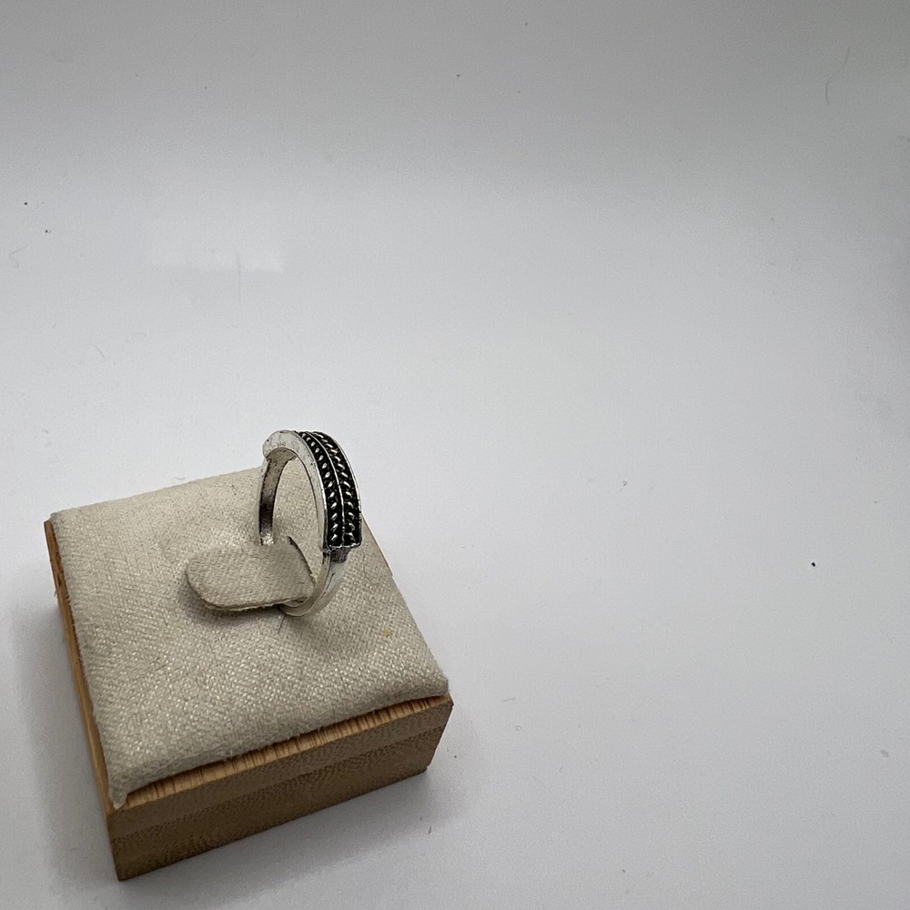 Silver Tone Braided Design Band Ring Size 5.5 Classic‎ Statement Boho Festival - Picture 3 of 7
